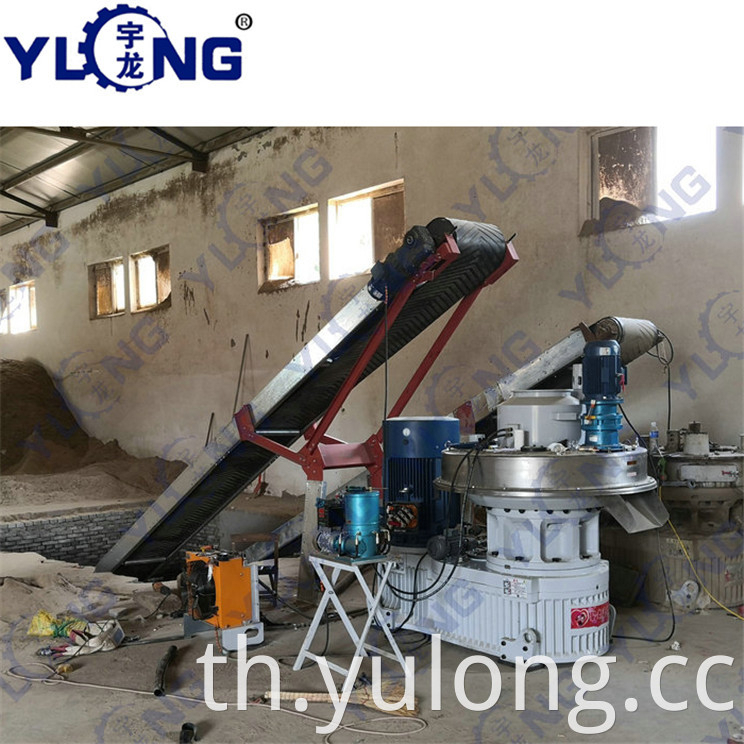 Equipment for pressing sawdust into pellets